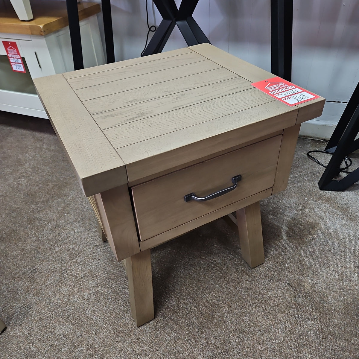 Oak Lamp Table / B Grade Catalogue Clearance Outlet